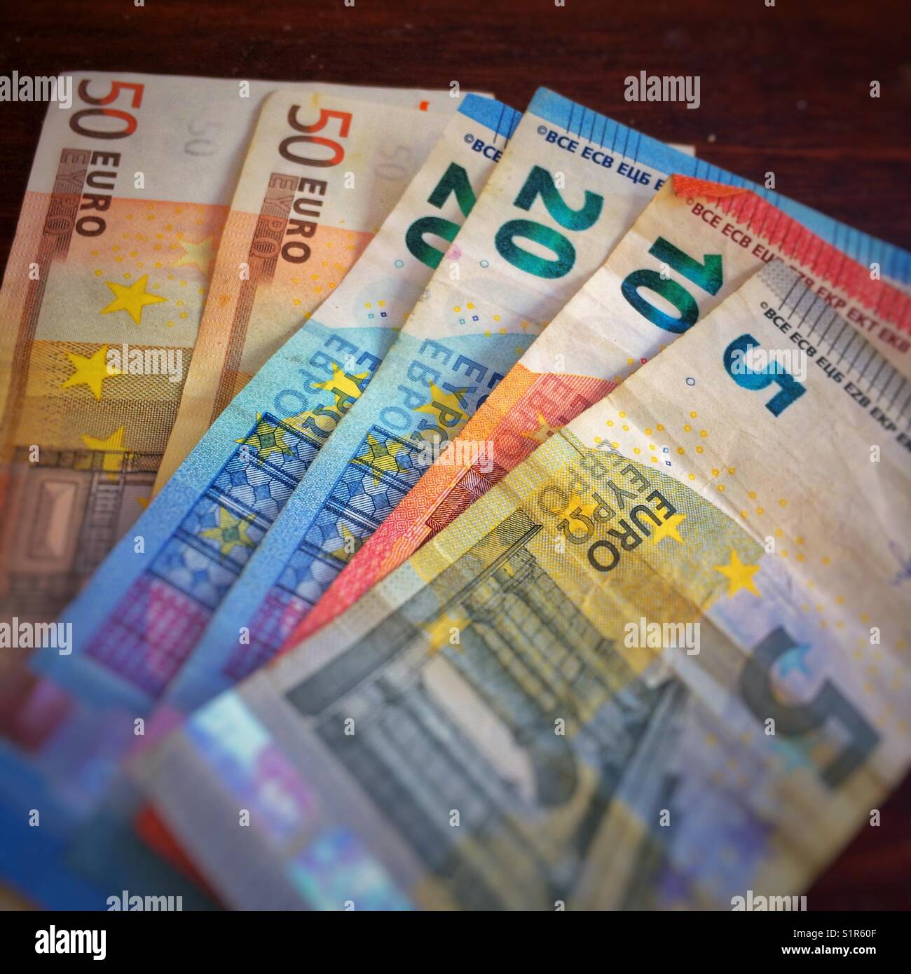 155 € das europäische Geld Banknoten - Smartphone-aufgenommenes Stockfoto