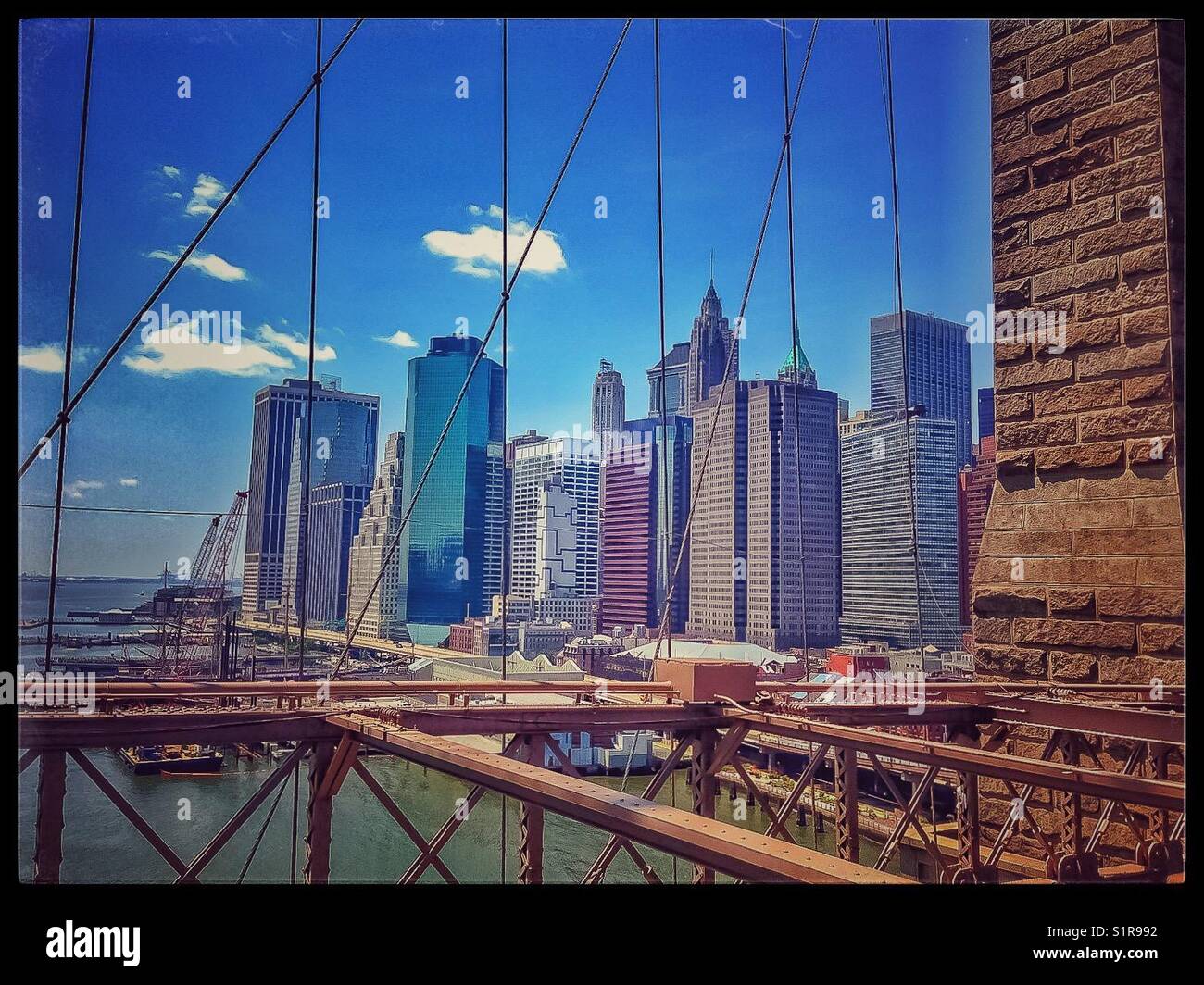 Nyc von der Brooklyn Brücke aus gesehen Stockfoto