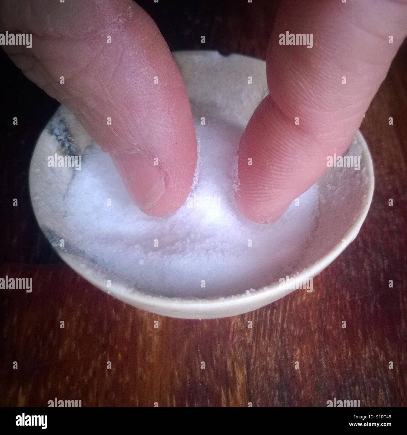 Was Ist Eine Prise Salz
Prise Salz Stockfotografie - Alamy