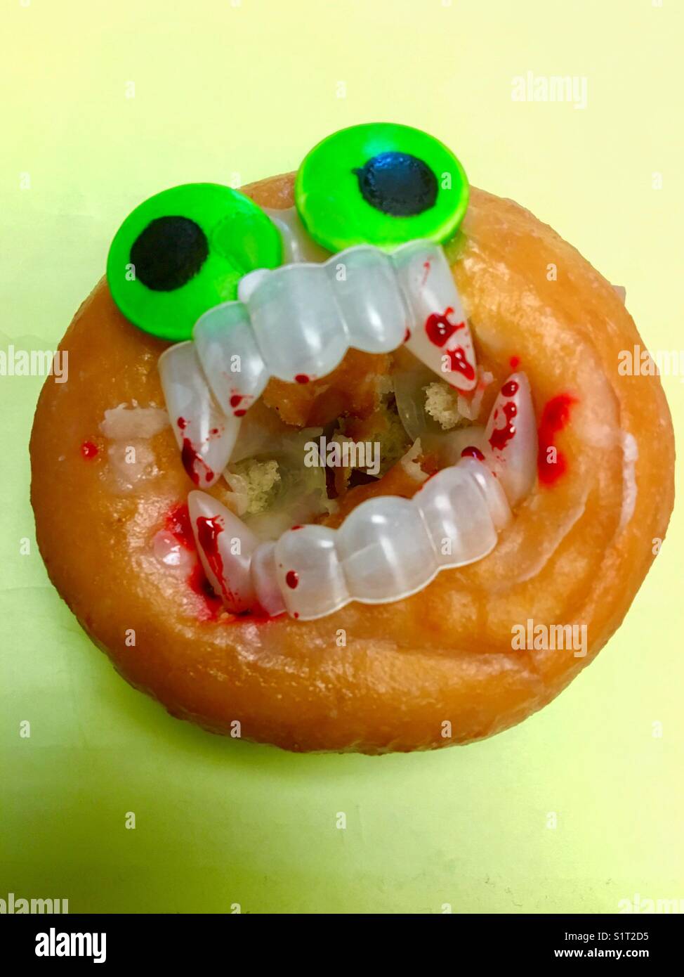 Gruseliger Donut Stockfoto