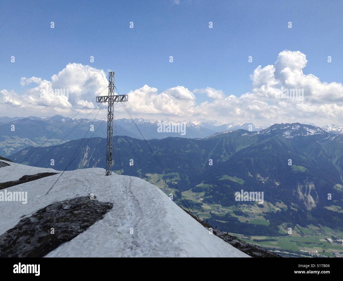 Blick vom Gipfel stanser Joch in der Nähe von Schwaz und achenlake in Tirol Österreich Stockfoto