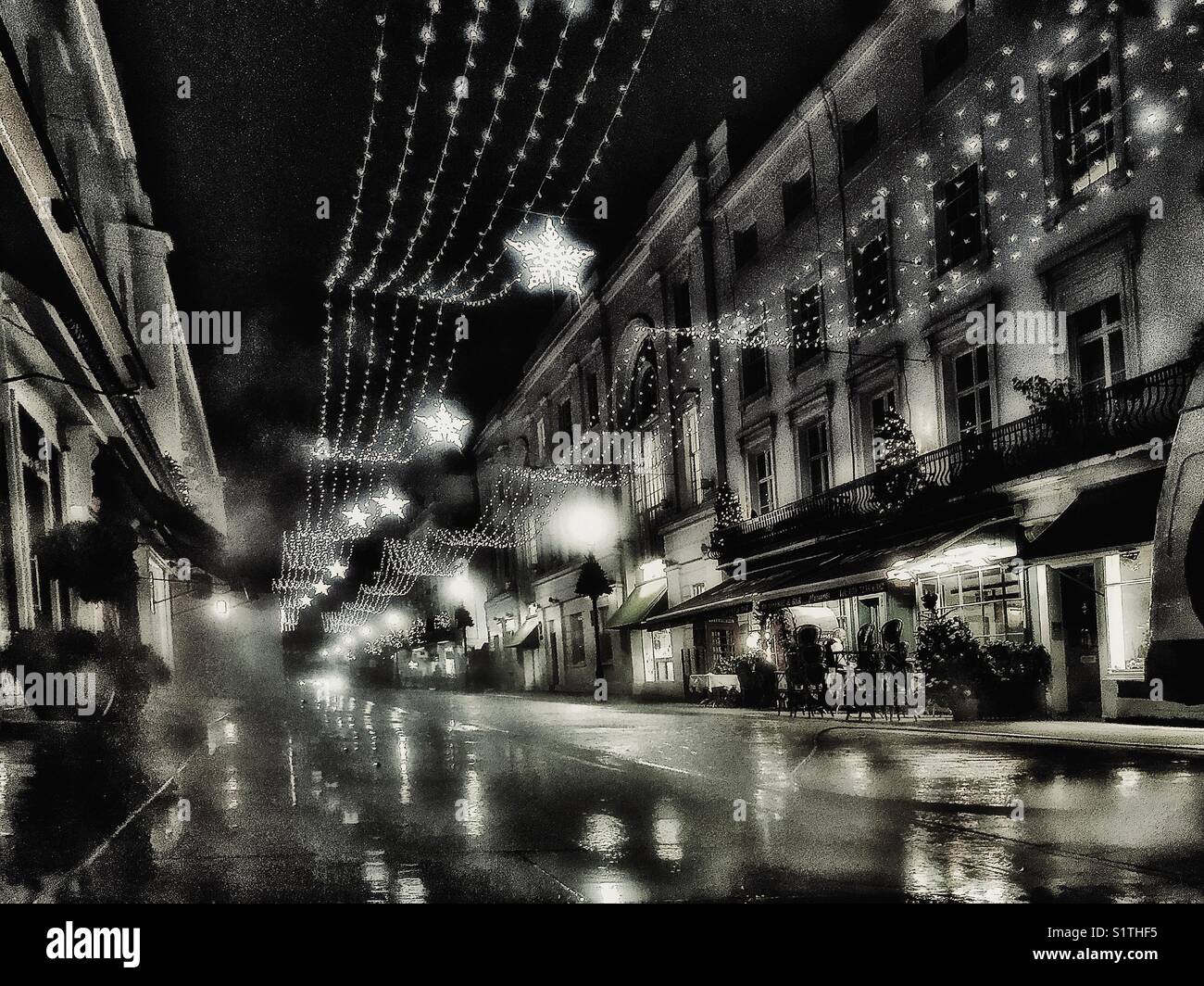 Motcomb Street Weihnachtsbeleuchtung. - Smartphone-aufgenommenes Stockfoto