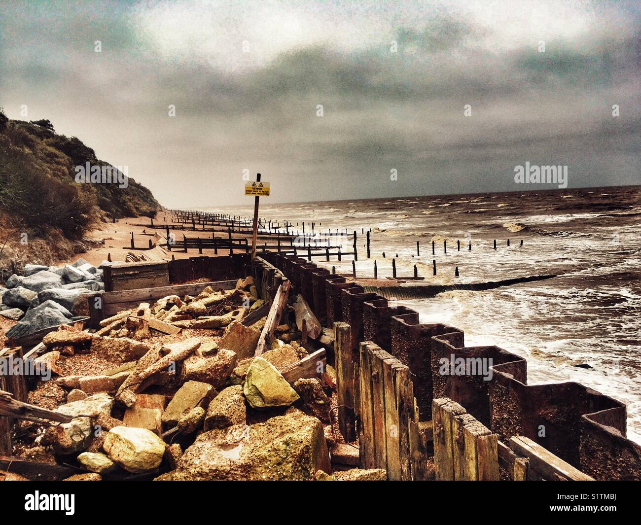 Auswirkungen des Klimawandels auf die britische Küste. - Smartphone-aufgenommenes Stockfoto