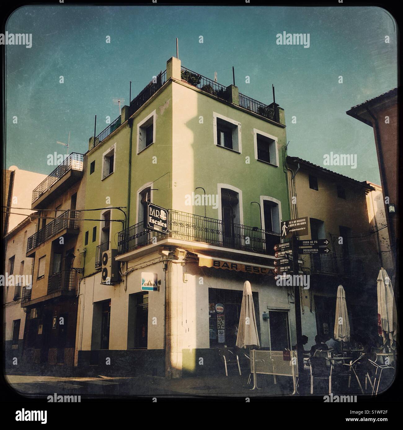 Cafe in Orba, Spanien - Smartphone-aufgenommenes Stockfoto