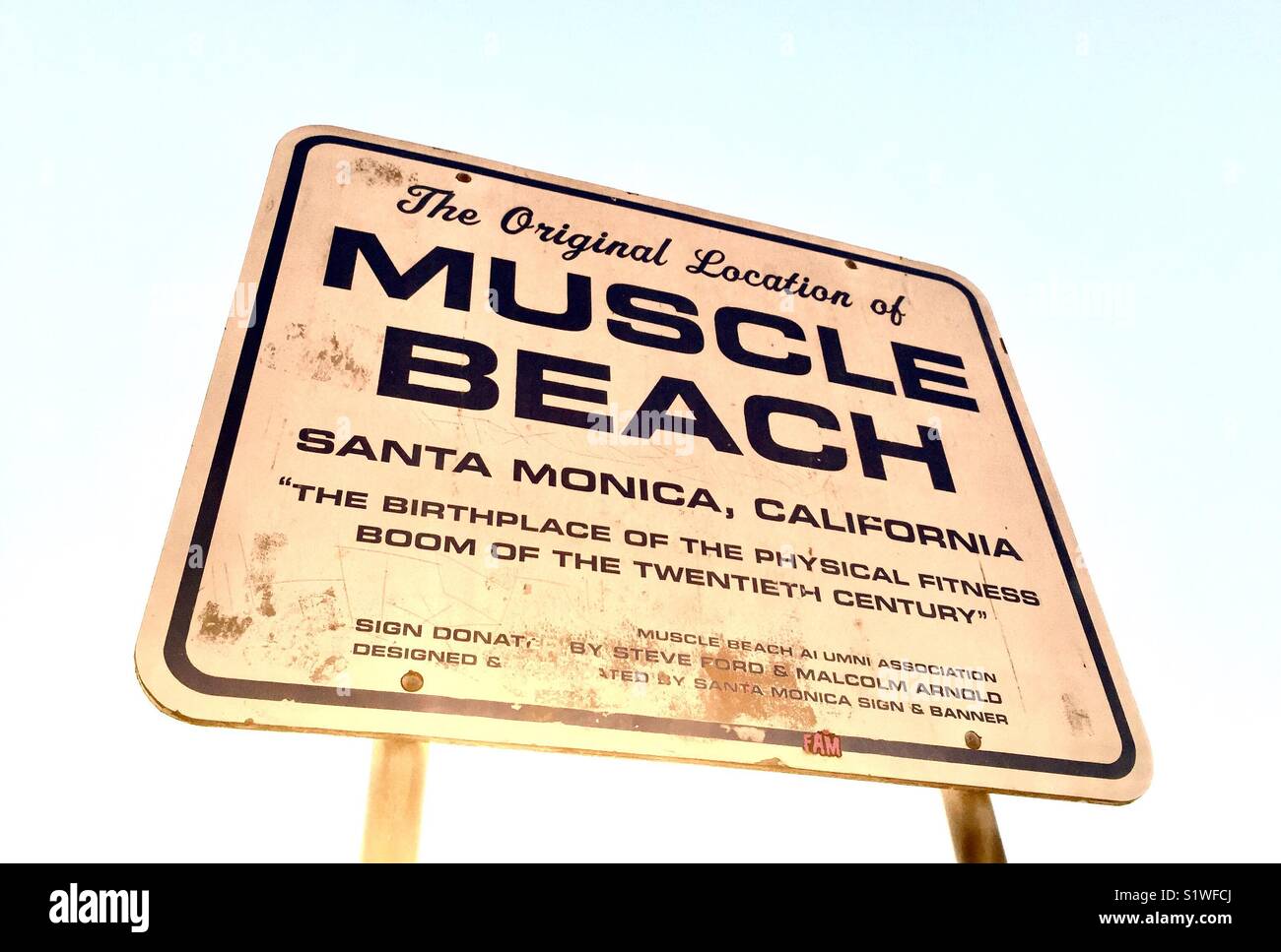 Zeichen für Muscle Beach, Santa Monica, Kalifornien, USA. - Smartphone-aufgenommenes Stockfoto