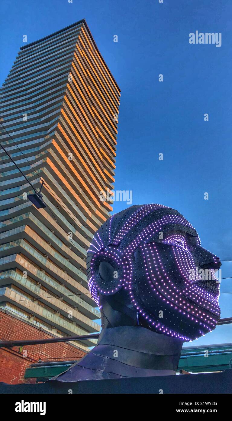 Metall Skulptur eines Kopf als Teil von Toronto's jährliche Licht Festival. Stockfoto Metall Skulptur eines Kopf als Teil von Toronto's jährliche Licht Festival. Stockfoto