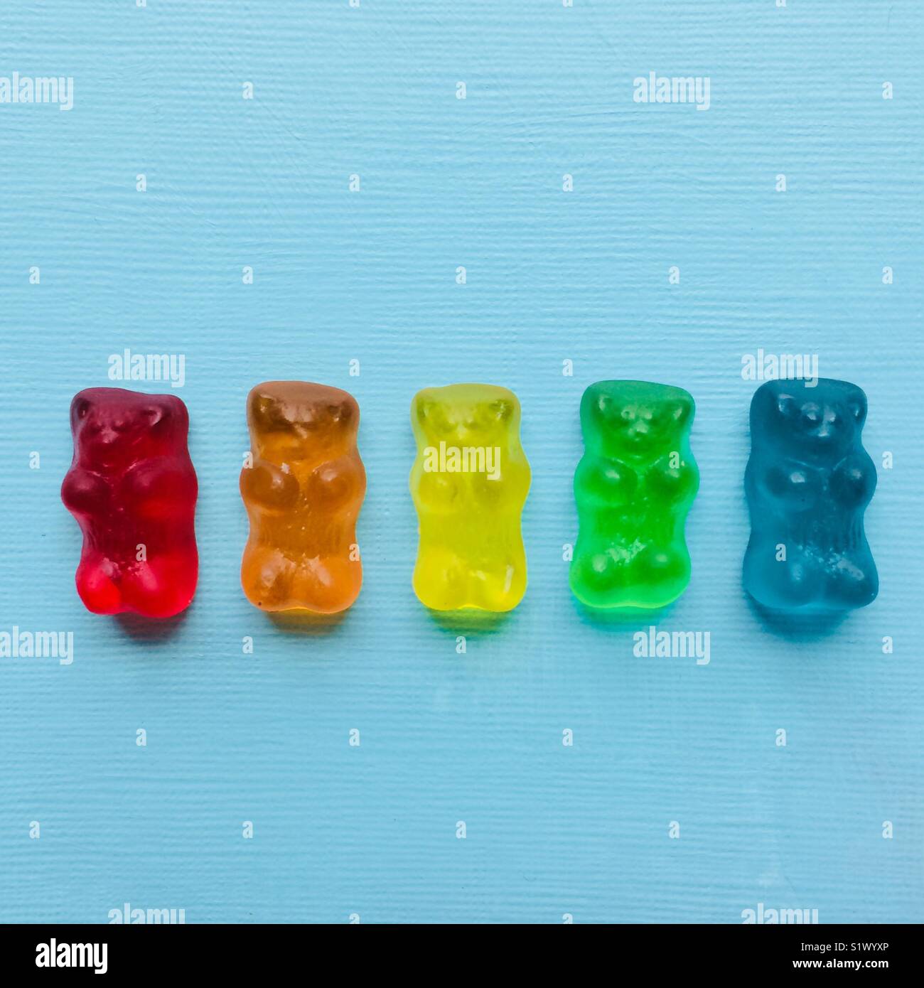 Gummibärchen in Rainbow bestellen Stockfoto