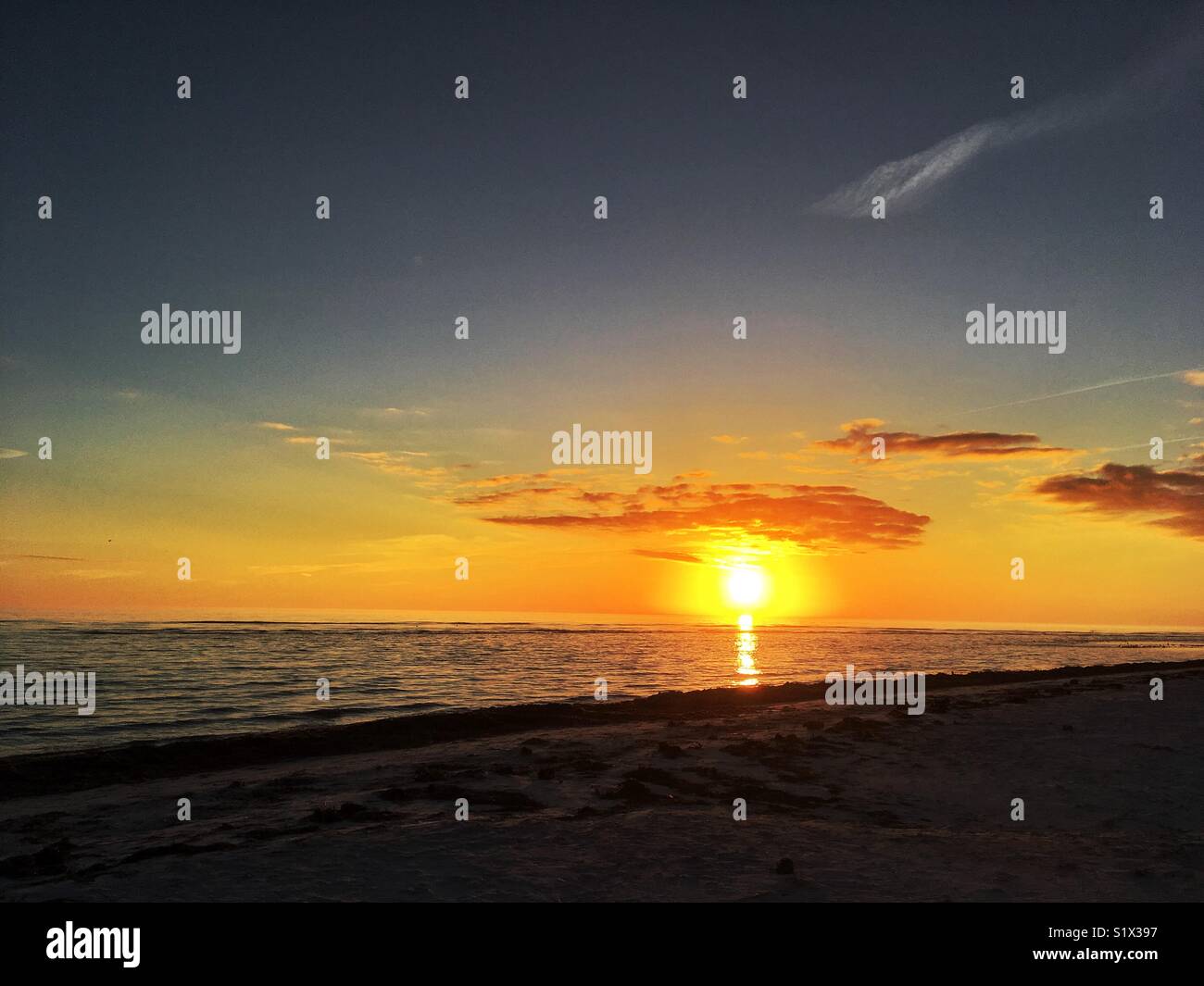 Sonnenuntergang über dem Meer von anclote Key Florida Stockfoto