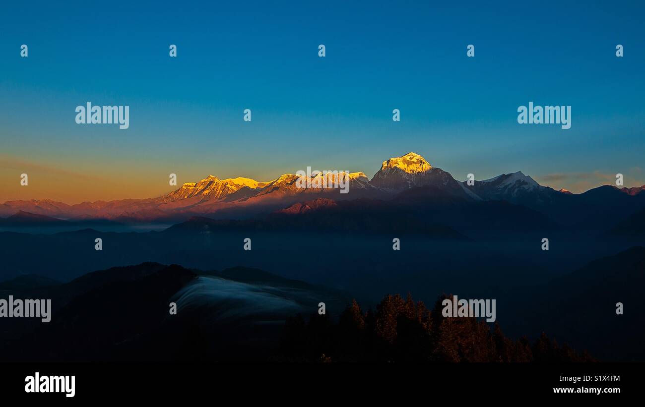 Dieser Berg Dhaulagiri Foto während Poonhill trek genommen wurde, Nepal Stockfoto