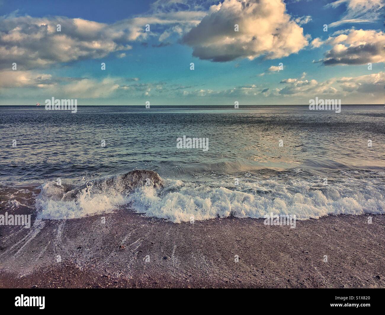 Meer und Brandung - Smartphone-aufgenommenes Stockfoto