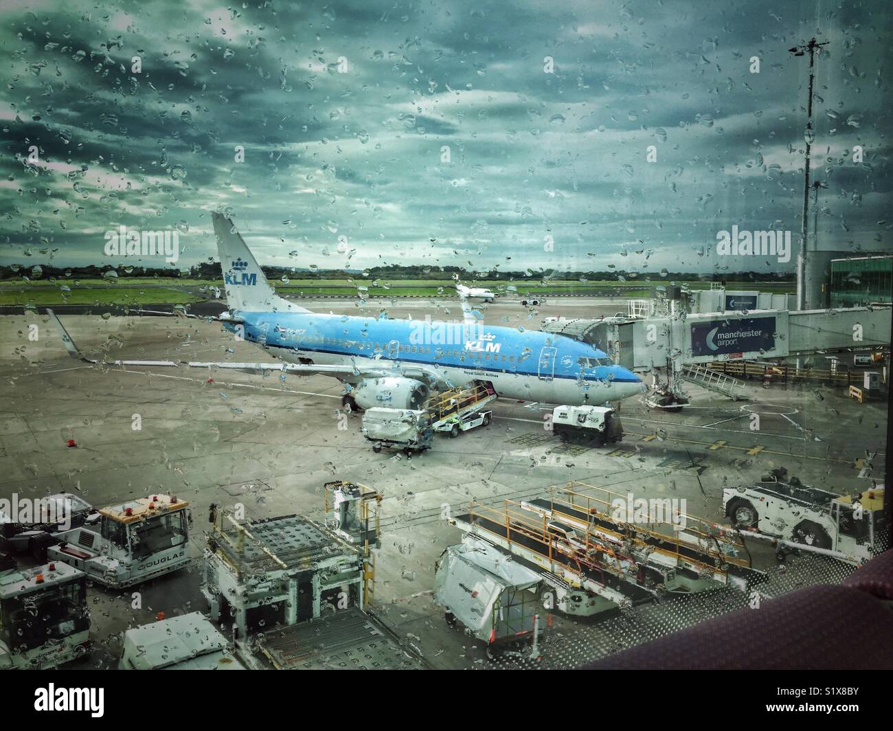 Regnerischen Tag auf dem Flughafen Manchester - Smartphone-aufgenommenes Stockfoto