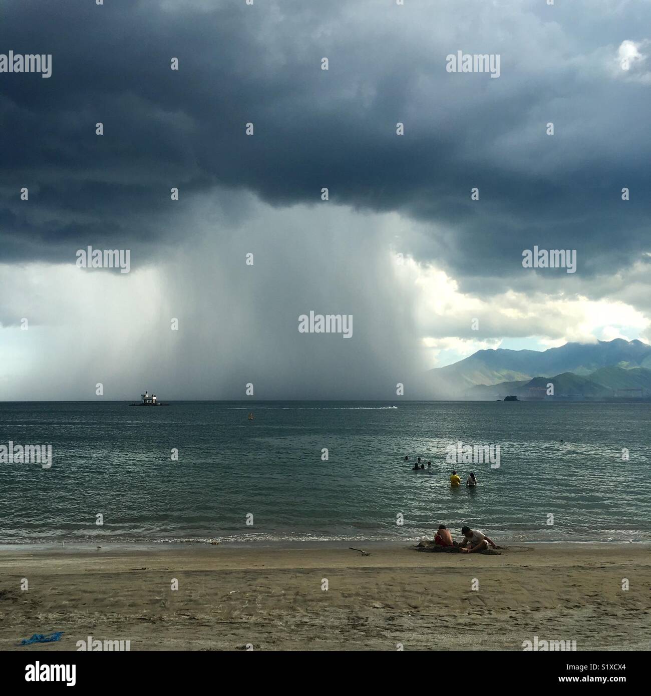 Plötzlicher Regenguss in den Philippinen. Stockfoto
