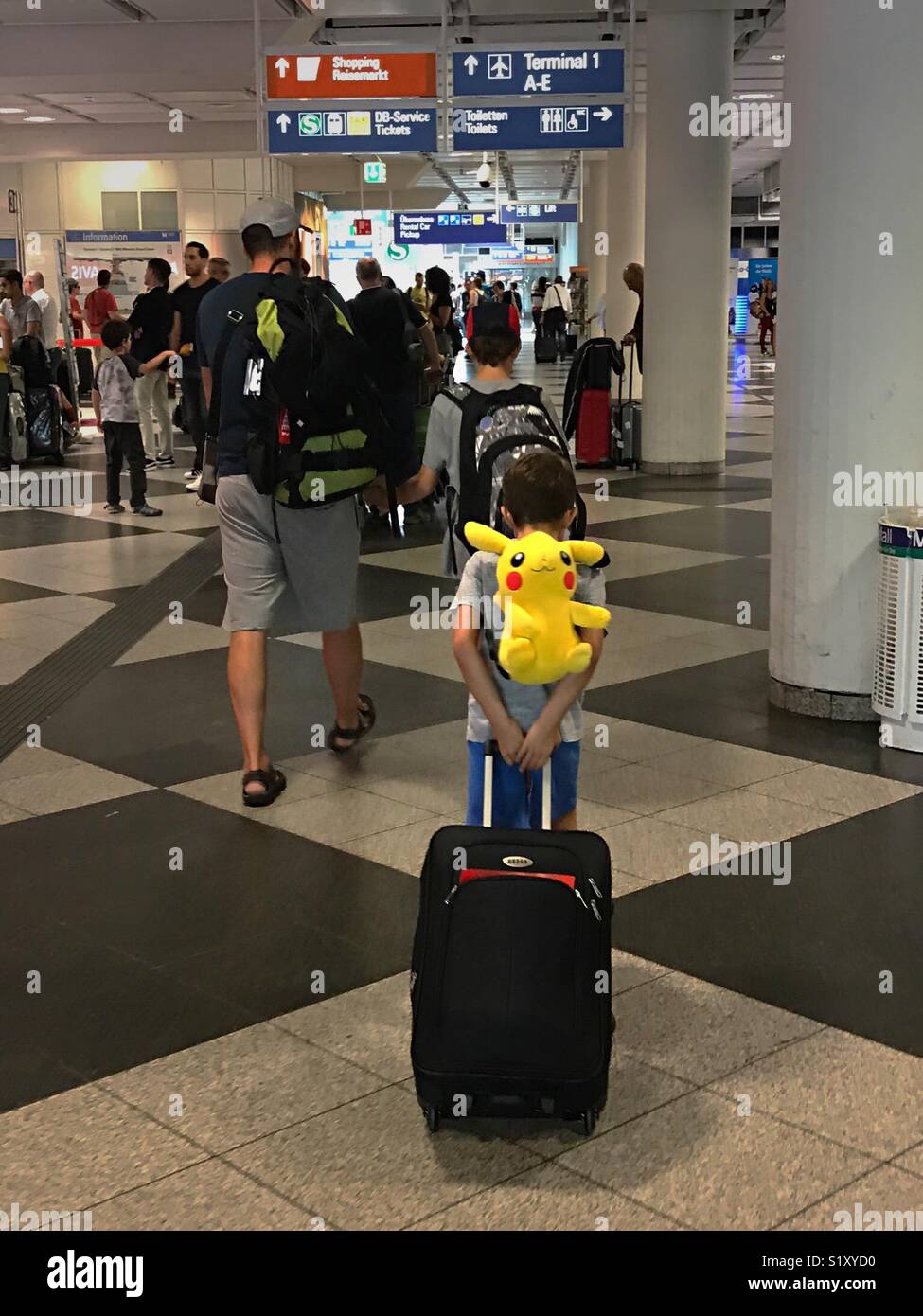 Wenig Touristen in Flughafen Stockfoto