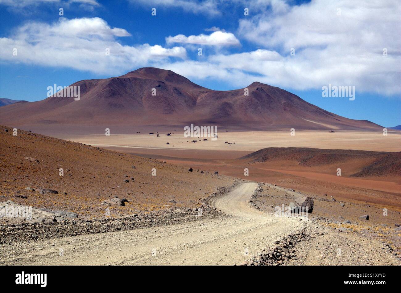 Mountain Road in der Bolivianischen Wüste Stockfoto