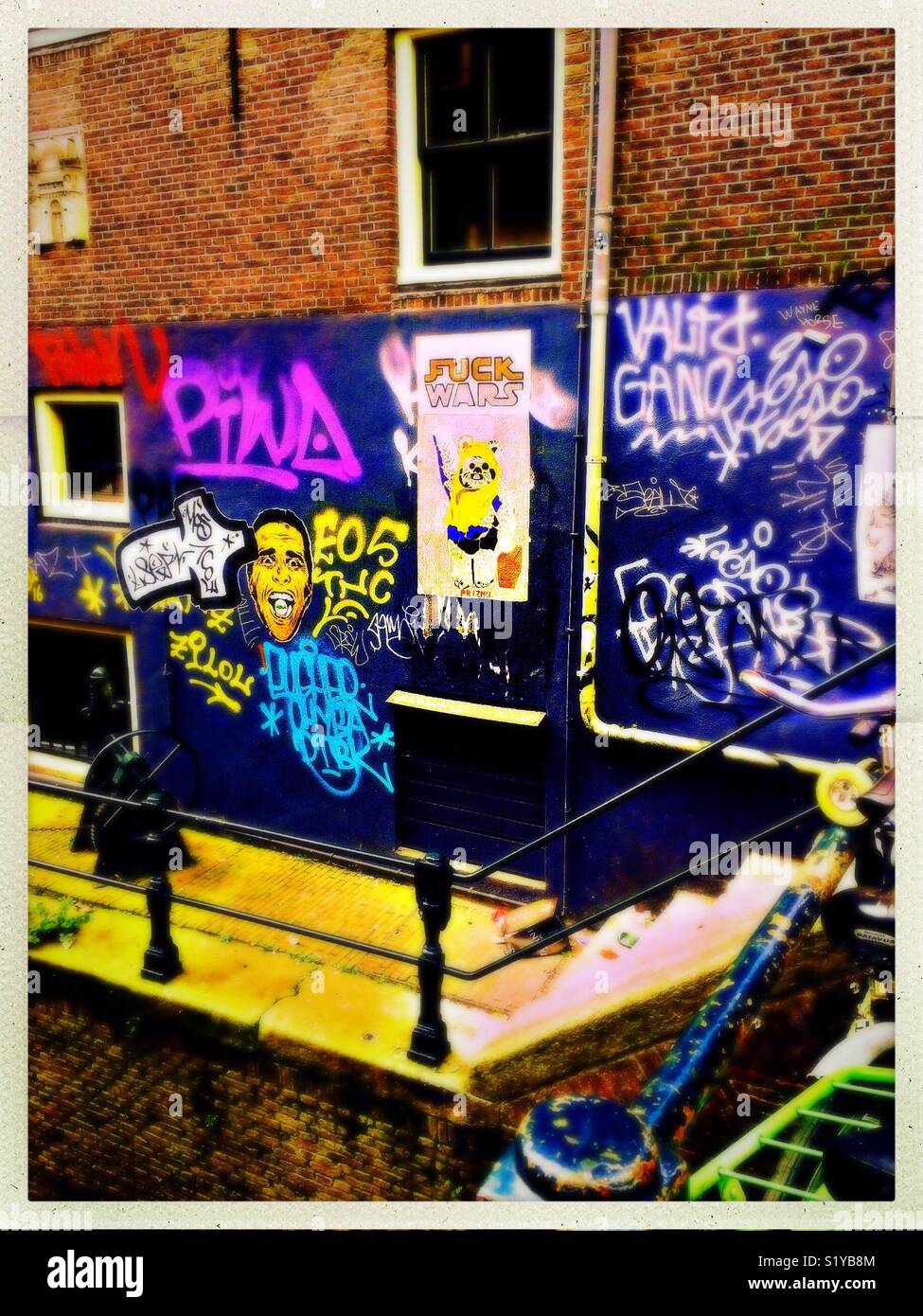 An der Wall Street Art, Amsterdam, Niederlande - Smartphone-aufgenommenes Stockfoto