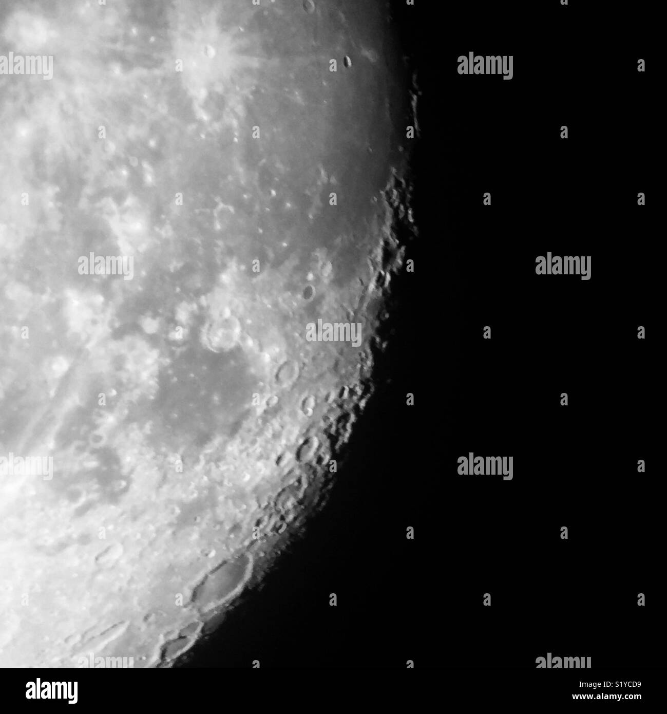 Der Mond - Smartphone-aufgenommenes Stockfoto