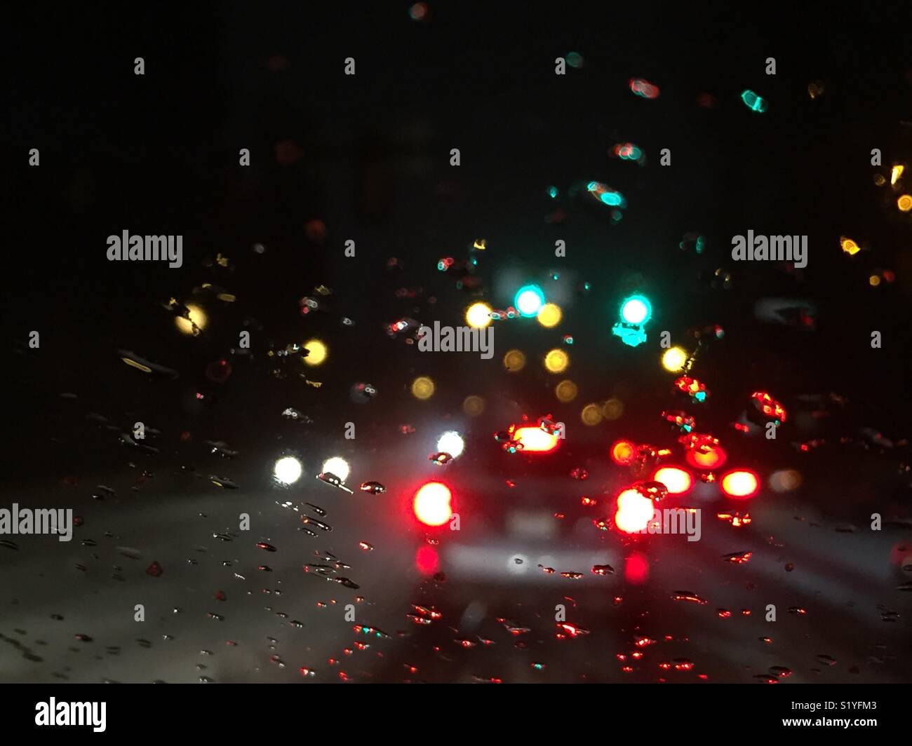 Lichter in der Regen Stockfoto