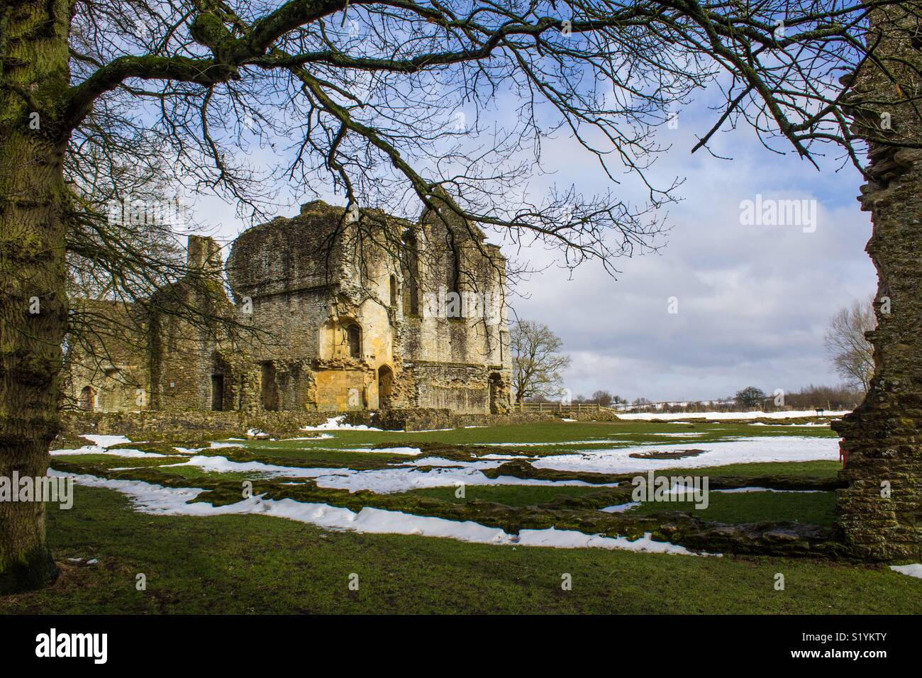 Minster Lovell Ruinen im Schnee in Witney, Oxfordshire Stockfoto