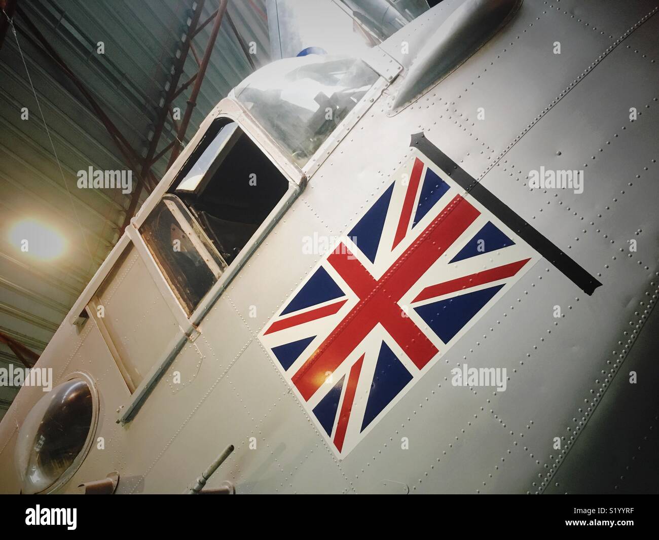 Avro York Flugzeuge mit Union Jack Flagge - Smartphone-aufgenommenes Stockfoto