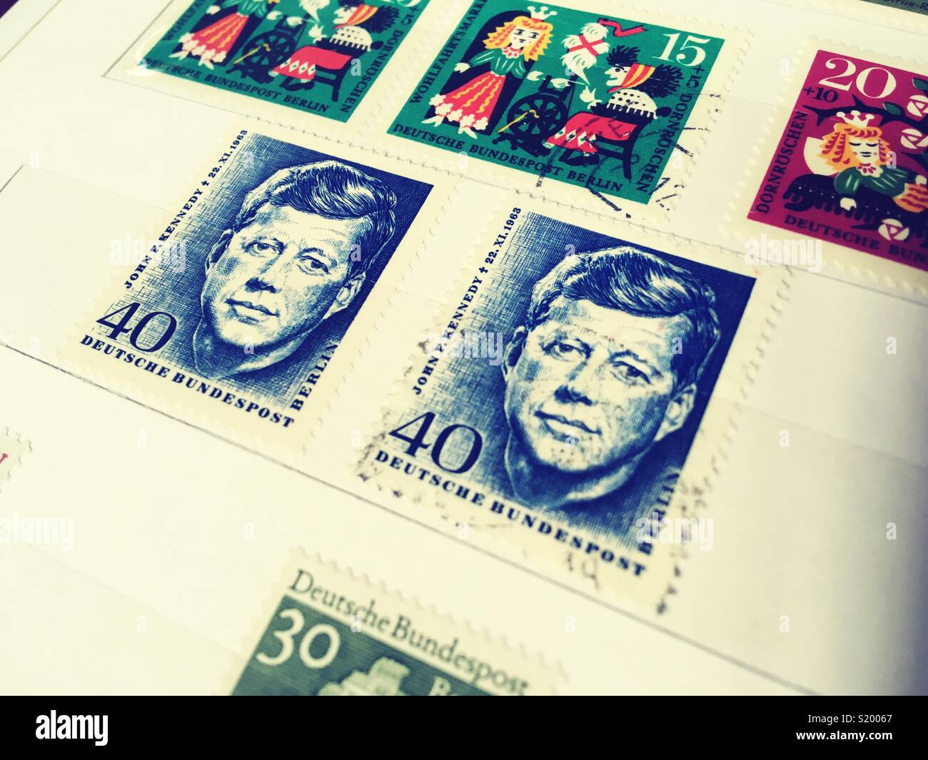 John F. Kennedy Briefmarken aus Deutschland Stockfoto