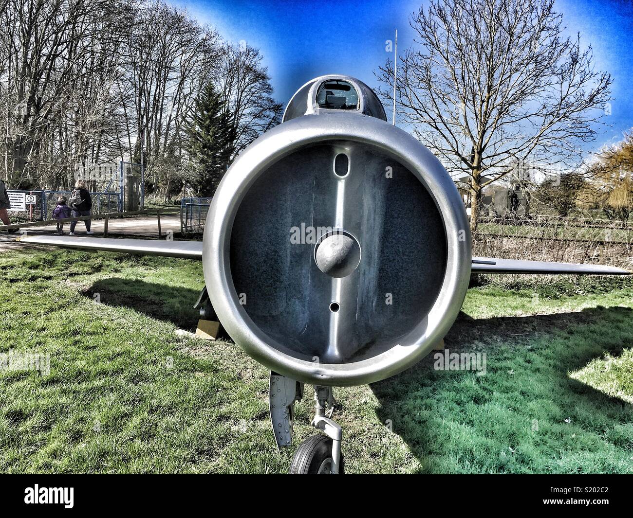 Kampfjet - Smartphone-aufgenommenes Stockfoto