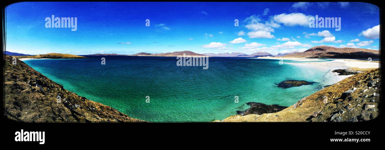 Panorama der wunderschönen tropischen suchen Bay auf der Isle of Harris an einem sonnigen Tag im Frühjahr Stockfoto