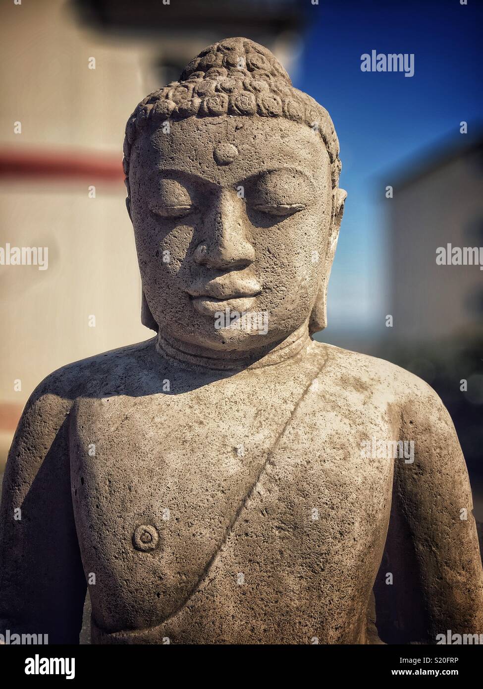 Statue von Buddha - Smartphone-aufgenommenes Stockfoto