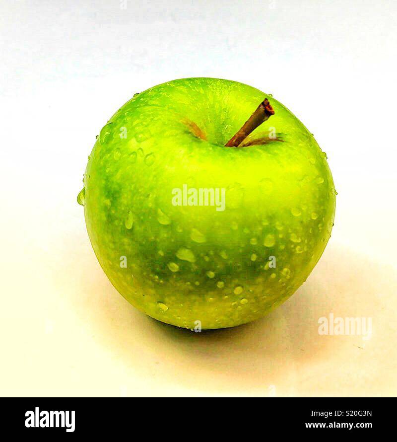 Apfel mit Wassertropfen Stockfoto