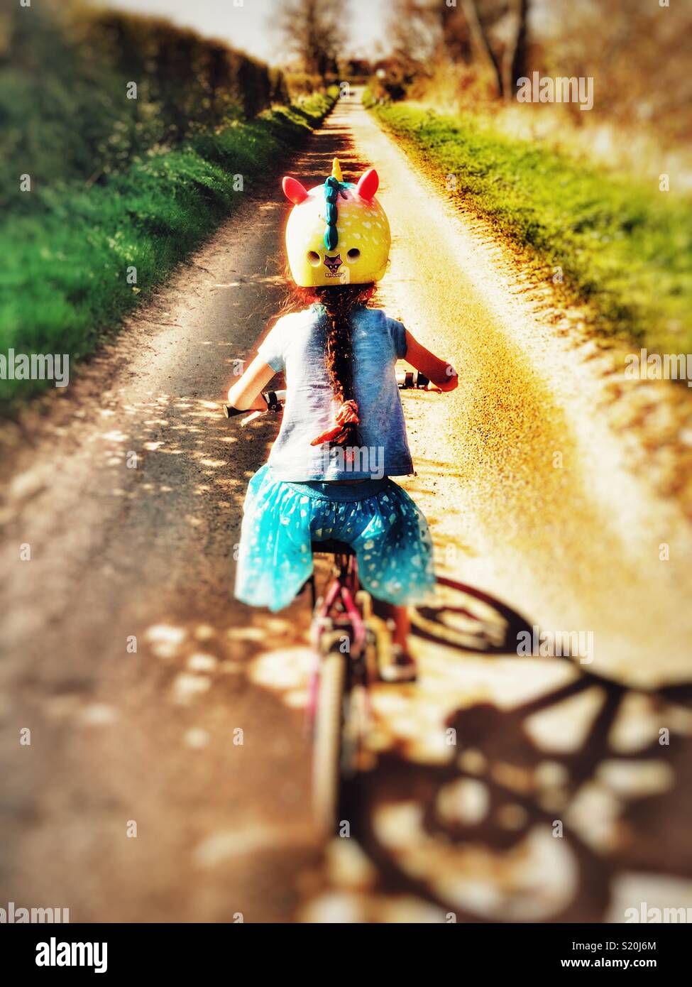 Raskullz Einhorn Fahrradhelm - Smartphone-aufgenommenes Stockfoto