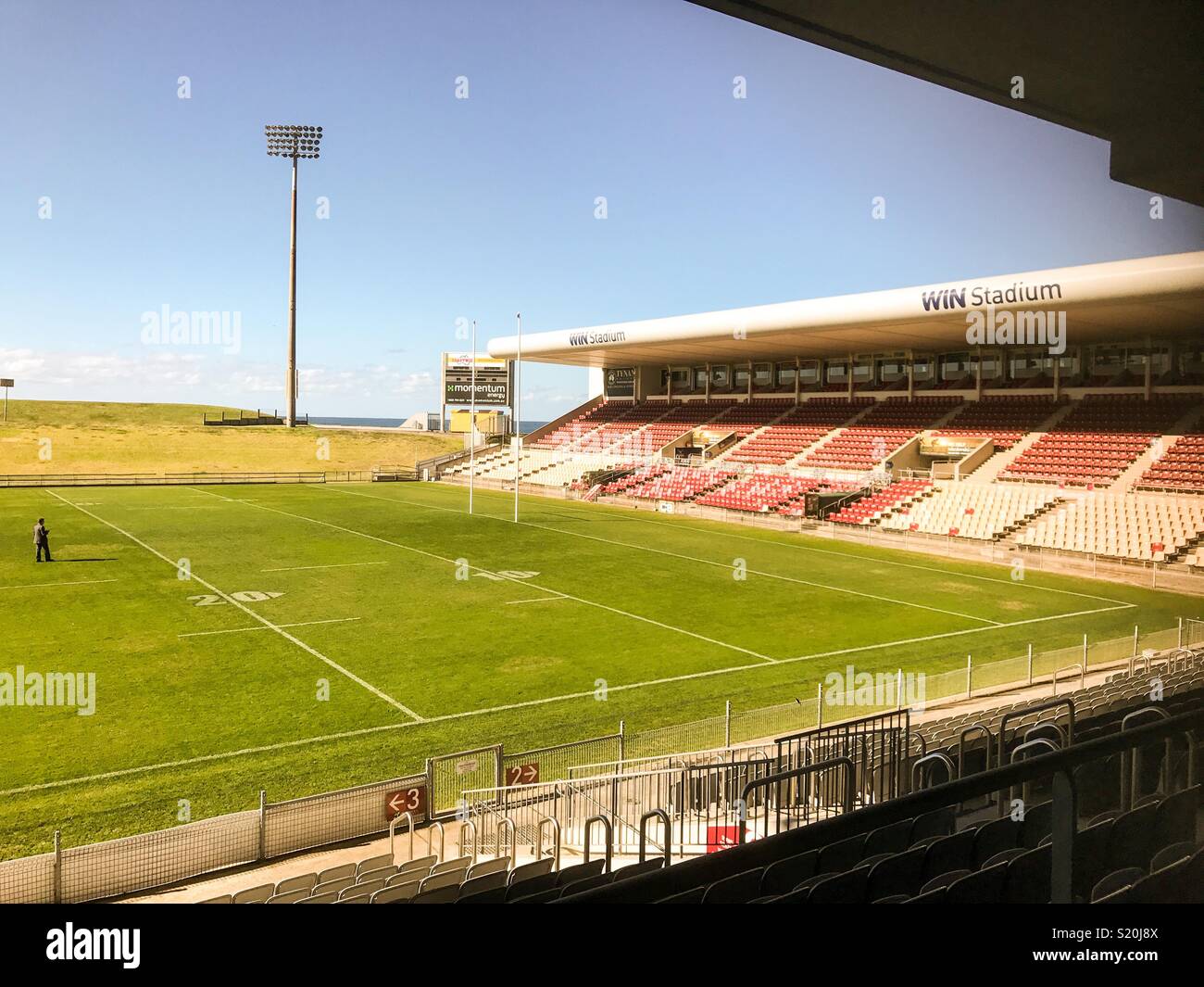 Ein leeres Fußballstadion. (Foto von WIN Stadion in Wollongong, Australien) Stockfoto