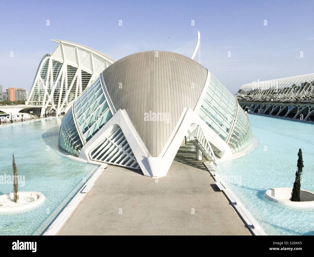 Hemisferic Kino im Ars und Stadt der Wissenschaft in Valencia, Spanien - Smartphone-aufgenommenes Stockfoto