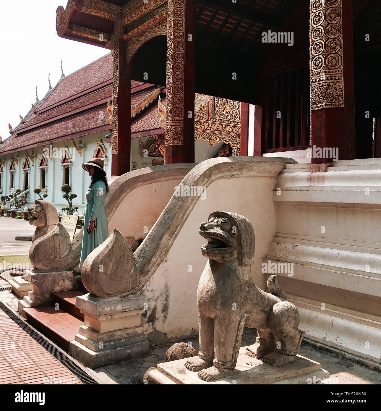 Tempel besuchen, Chiang Mai - Smartphone-aufgenommenes Stockfoto