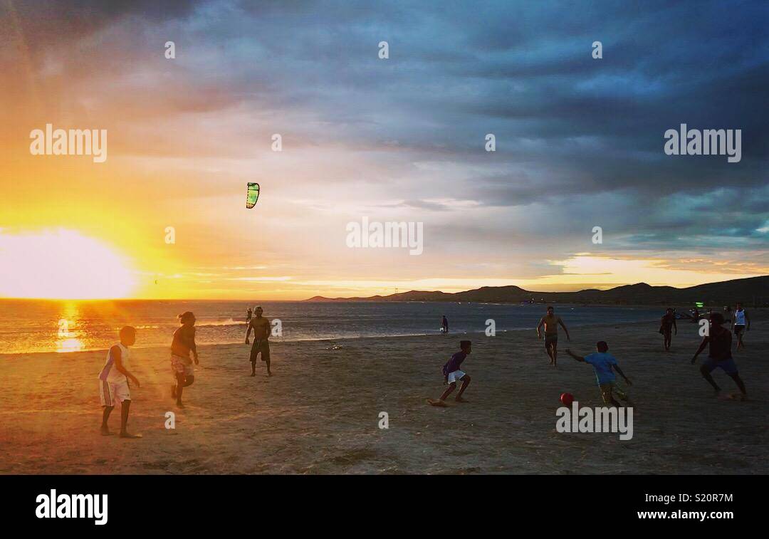 Sonnenuntergang in El Cabo De La Vela, Kolumbien Stockfoto