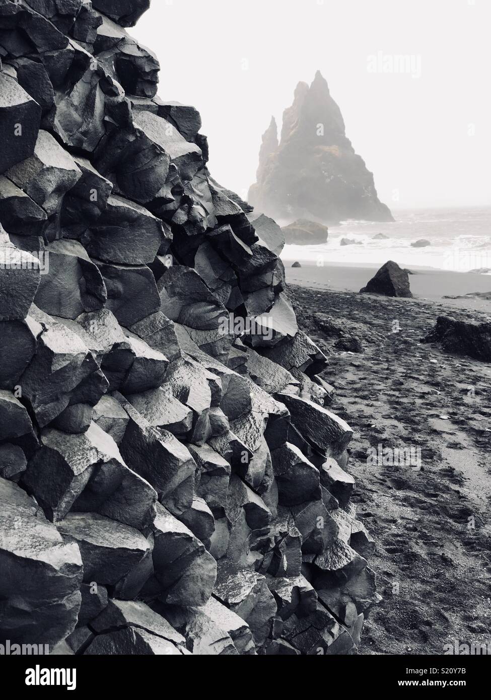 Black Sands Beach in Island Stockfoto