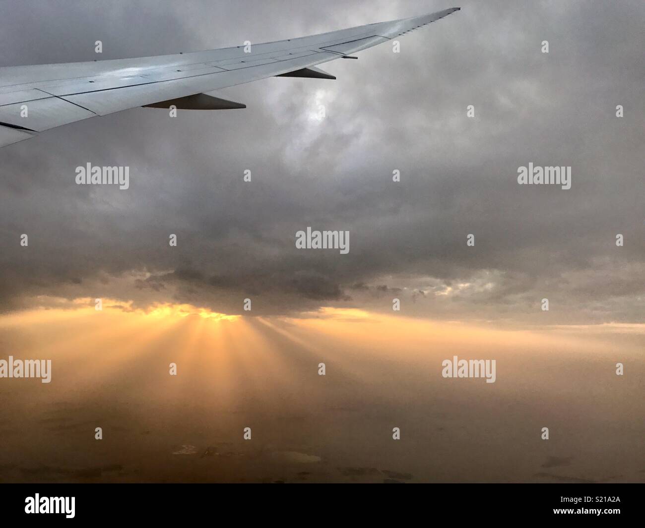 Flugzeug-Sonnenaufgang Stockfoto