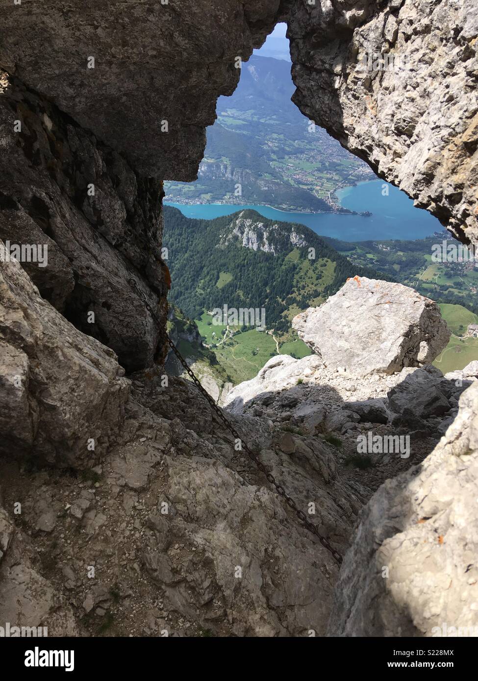 Gipfel von La Tournette mit Blick auf den See von Annecy Stockfoto