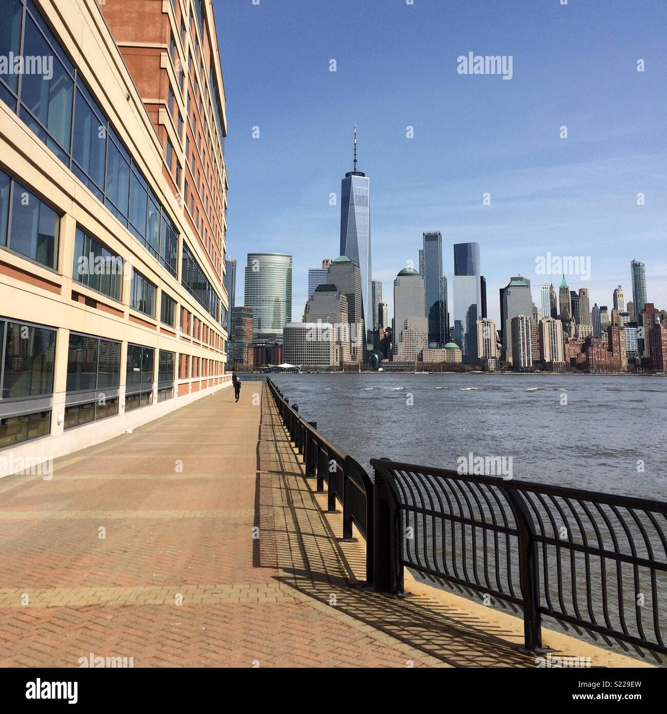 Ein Blick auf Lower Manhattan von der Hyatt Regency, Jersey City, New Jersey Stockfoto