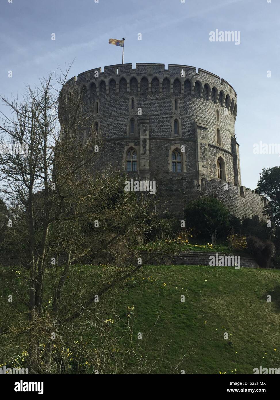 Schloss Windsor, runden Turm mit Royal Standard Flagge Stockfoto