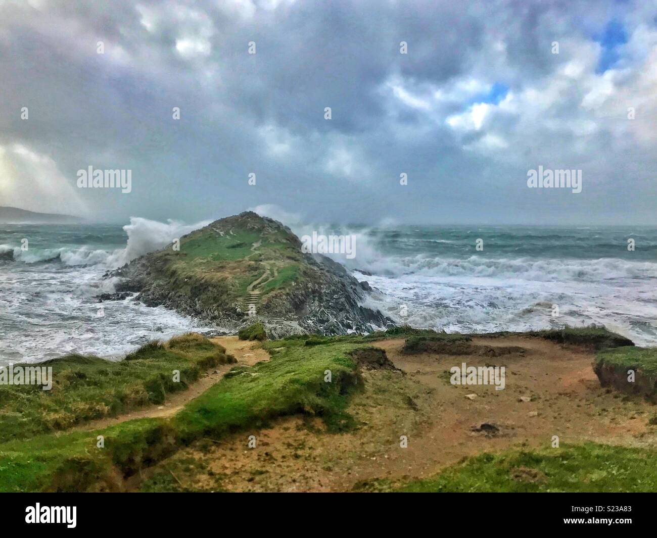 Sturm Ophelia an Whitesands Bay - Wales Stockfoto