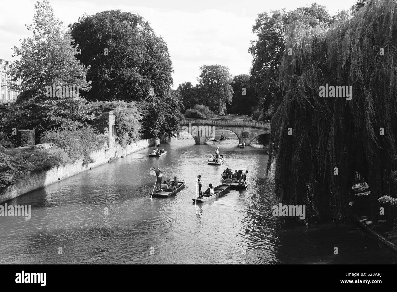Schwarz-weiß Foto von Stochern in Cambridge Stockfoto