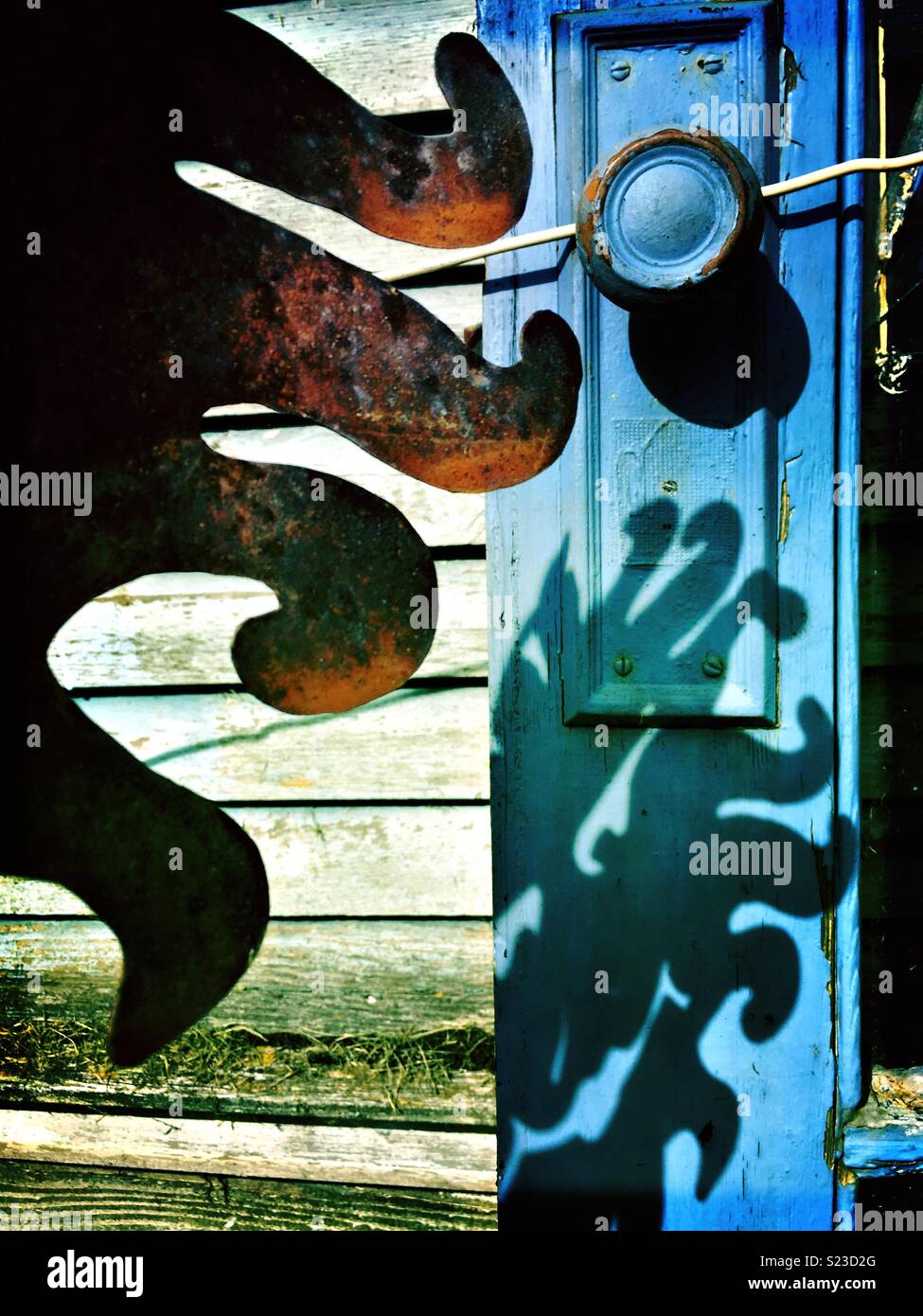 Schatten einer Kupfer yard Dekoration Stockfoto