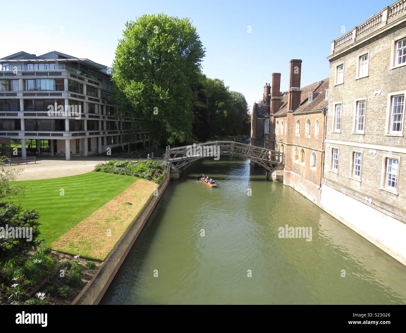 Mathematische Brücke über den Fluss Cam im Sommer Stockfoto