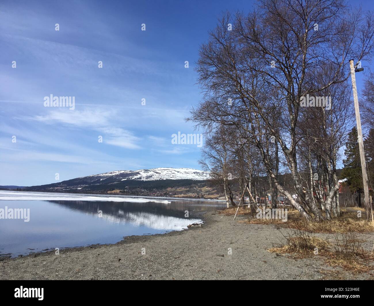 Vår över Åresjön Stockfoto