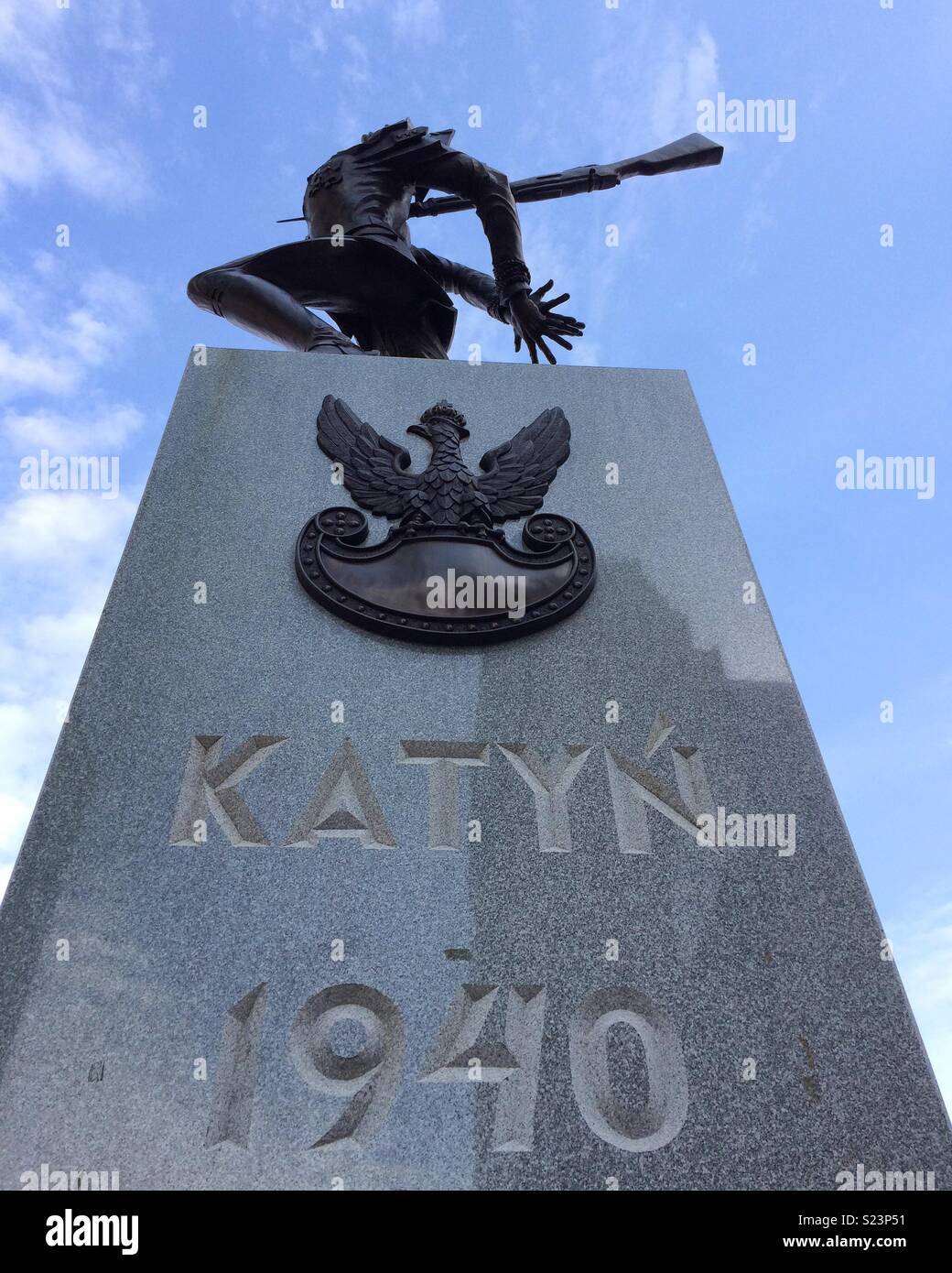 Die Katyn Memorial, die sich mit der polnischen Gefangenen auf der Bestellungen von Joseph Stalin im April und Mai 1940 getötet. Jersey City, New Jersey, United States Stockfoto