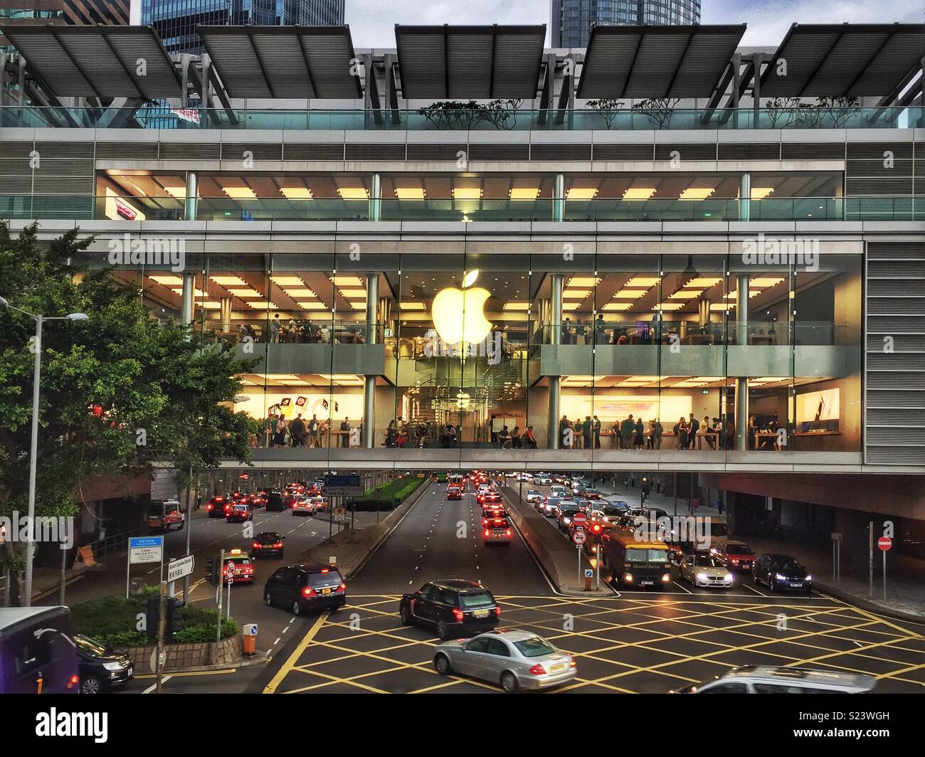 Das Flaggschiff der Apple Store in der IFC Mall, Central, Hong Kong Island Stockfoto