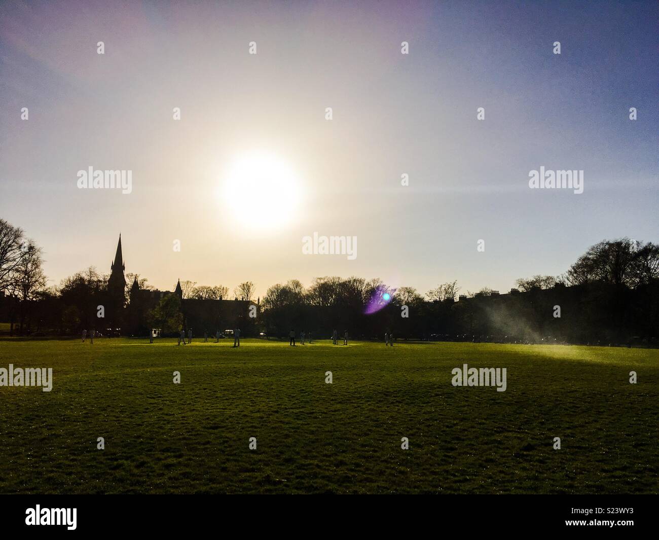 Sport- und Sonnenuntergang auf Edinburgh an. Stockfoto