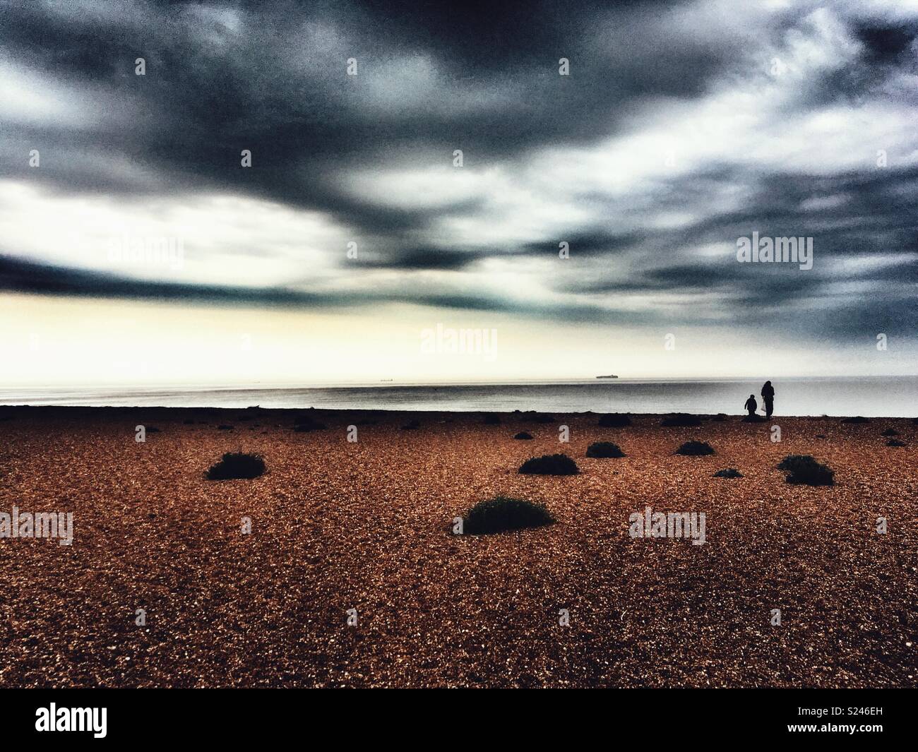 Unten am Strand - Smartphone-aufgenommenes Stockfoto