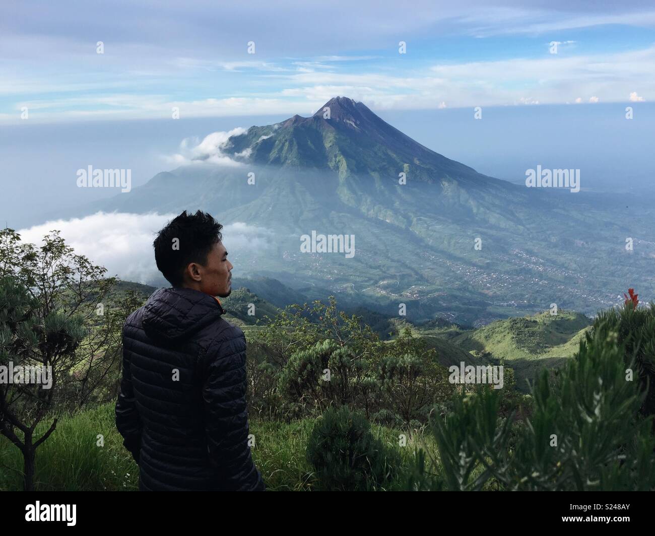 Merapi vom Mount Merbabu Stockfoto