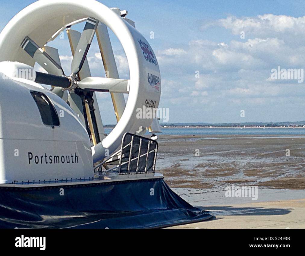 Hovercraft: Rückkehr nach Portsmouth Stockfoto