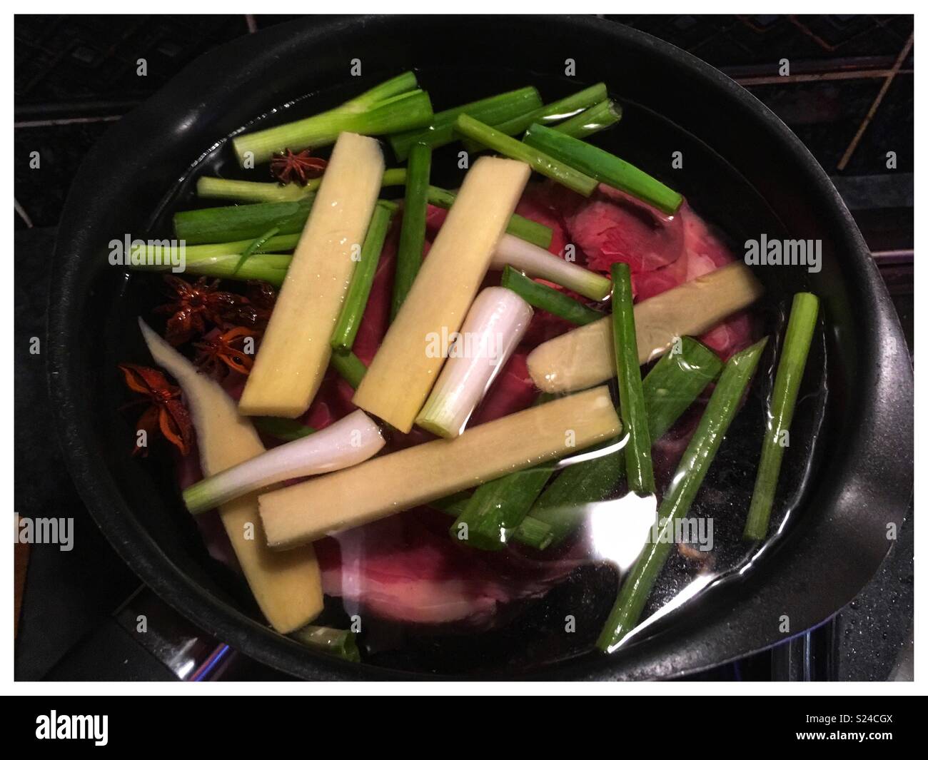 Taiwanesische Rindfleisch Nudelsuppe 1 von 4. Stockfoto